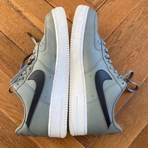 Nike Air Force 1 - size 11